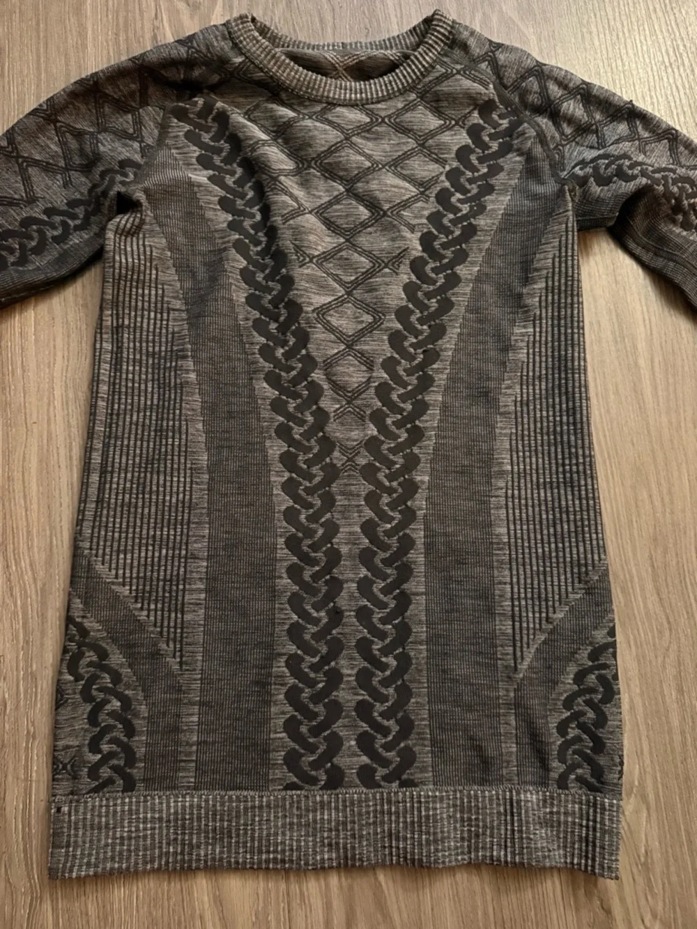 lululemon athletica Gray Patterned Long Sleeve Top - Picture 1 of 4